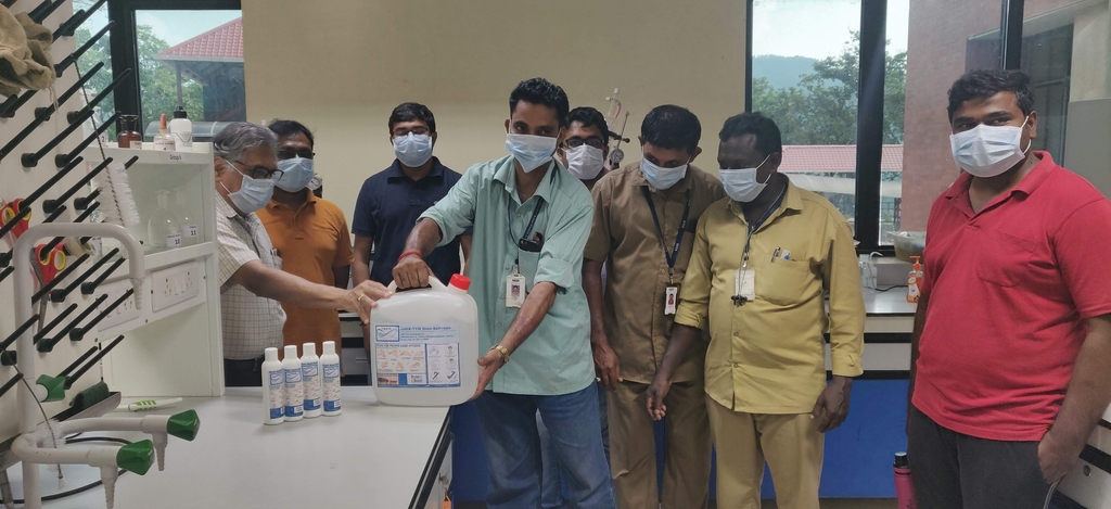 covid_sanitizer_given_1