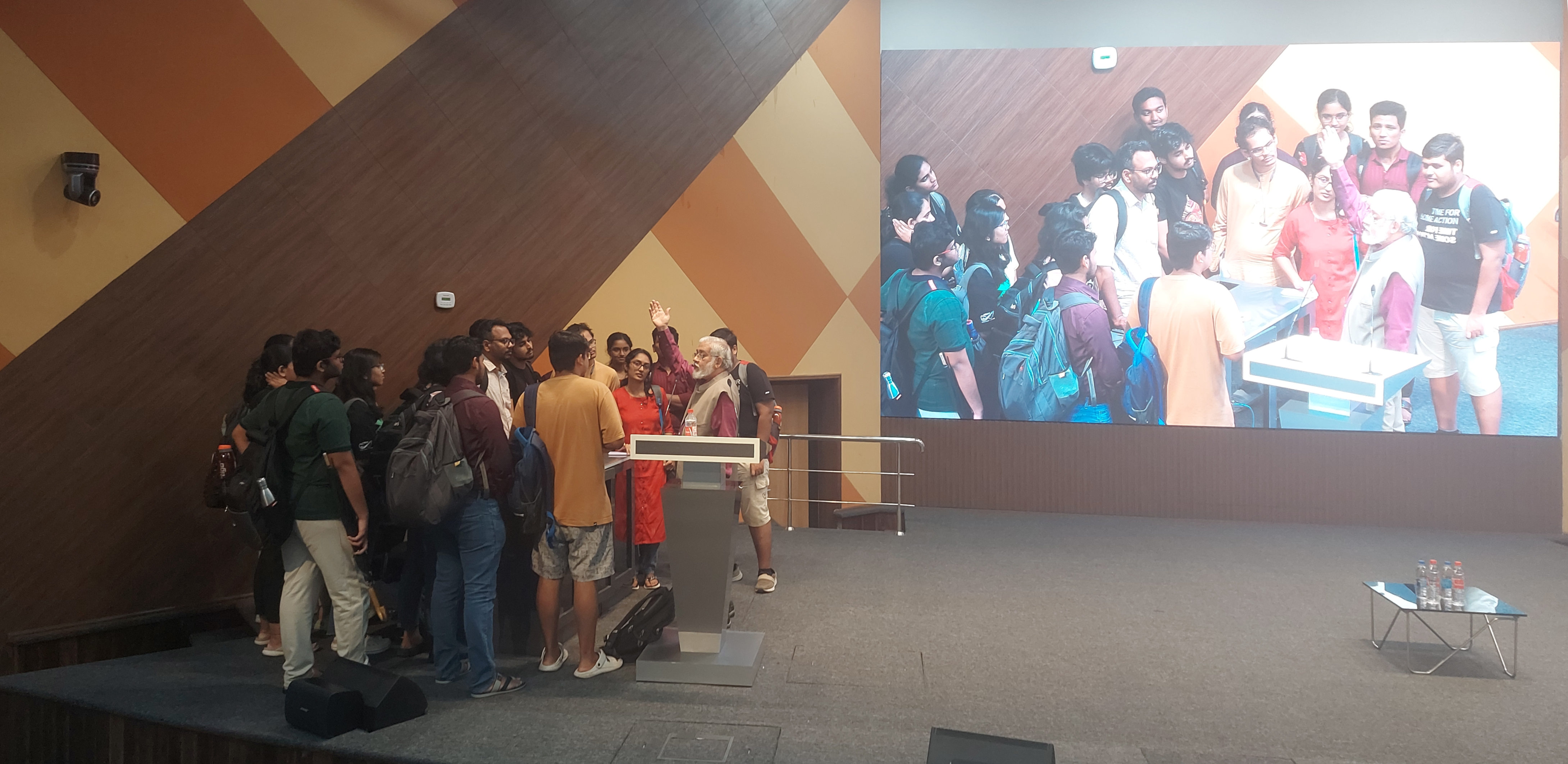 Prof Gadagkar in an extended discussion session with enthusiastic students after the talk