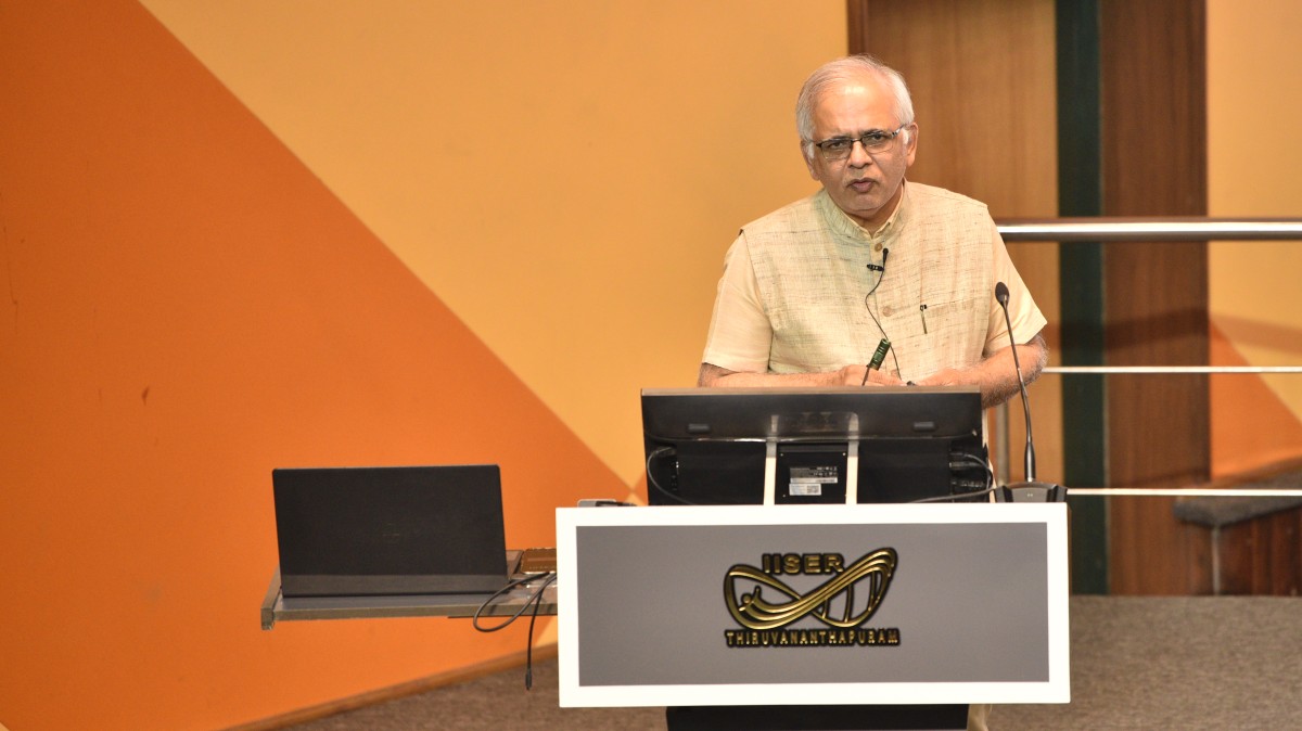 Colloquium by Prof. Shekhar C. Mande Photo - 004