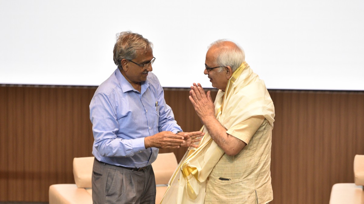 Colloquium by Prof. Shekhar C. Mande Photo - 007